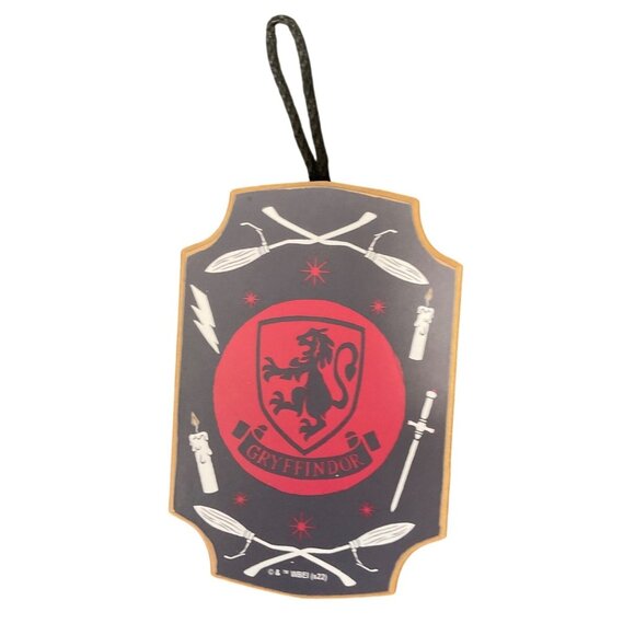 Harry Potter Gryffindor Crest Scented Air Freshener With Hanging String Decorati - Picture 1 of 2